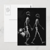 X-Ray Skeleton Couple Traveling Black White Briefkaart (Voorkant / Achterkant)