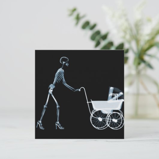 X-RAY SKELETON VROUW EN BABY-CARRIAGE - BLAUW KAART (Staand voorkant)