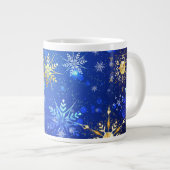 XMAS Blauwe Achtergrond met Golden Snowflakes Grote Koffiekop (Voorkant rechts)