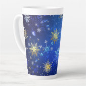XMAS Blauwe Achtergrond met Golden Snowflakes Latte Mok (Linkerhoek)