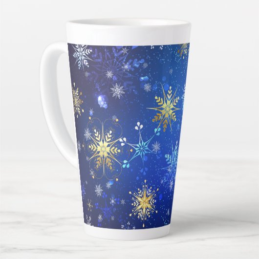 XMAS Blauwe Achtergrond met Golden Snowflakes Latte Mok (Linkerhoek)