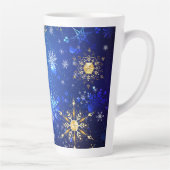 XMAS Blauwe Achtergrond met Golden Snowflakes Latte Mok (Rechts)
