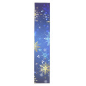 XMAS Blauwe Achtergrond met Golden Snowflakes Medium Tafelloper (Voorkant)