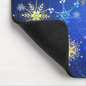 XMAS Blauwe Achtergrond met Golden Snowflakes Muismat (Hoek)