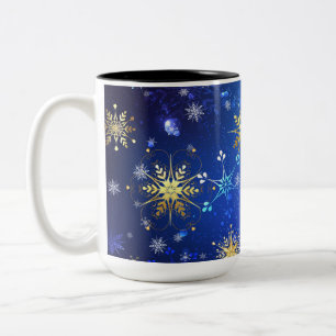 XMAS Blauwe Achtergrond met Golden Snowflakes Tweekleurige Koffiemok