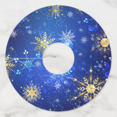 XMAS Blauwe Achtergrond met Golden Snowflakes Wijnglaslabel (Achterkant)