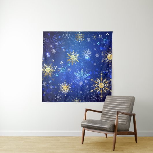 XMAS Blue Background with Golden Snowflakes Wandkleed (In situ)