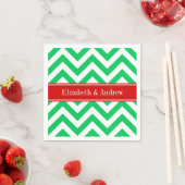 Xmas Emerald White LG Chevron Red Name Monogram Servetten (Insitu)