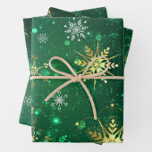 Xmas Golden Snowflakes op groene achtergrond Inpakpapier Vel (In situ)