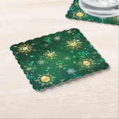 Xmas Golden Snowflakes op groene achtergrond Kartonnen Onderzetters (Gebogen)