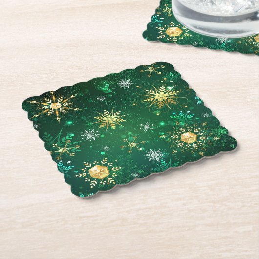 Xmas Golden Snowflakes op groene achtergrond Kartonnen Onderzetters (Gebogen)