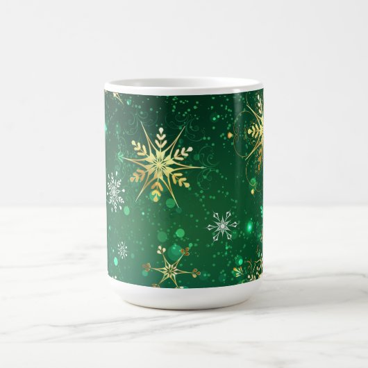 Xmas Golden Snowflakes op groene achtergrond Magische Mok (Midden)