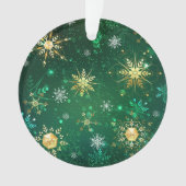 Xmas Golden Snowflakes op groene achtergrond Ornament (voorkant)