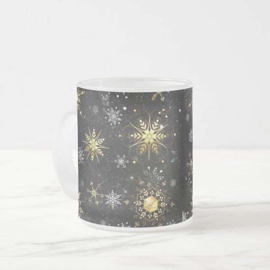 Xmas Golden Snowflakes op zwarte achtergrond Matglas Koffiemok (Voorkant links)