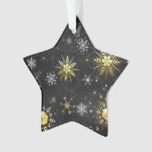 Xmas Golden Snowflakes op zwarte achtergrond Ornament (voorkant)