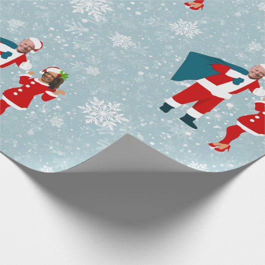 xmas joe biden santa kamala harris icy sneeuwflake cadeaupapier (Hoek)