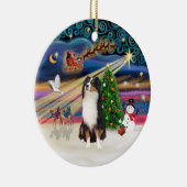 Xmas Magic - Aussie Shepherd (driekleurig) Keramisch Ornament (Rechts)