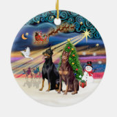 Xmas Magic - Dobermans (TWEE-zwart-rood) Keramisch Ornament (Achterkant)
