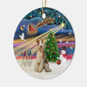 Xmas Magic - Fox Terrier (draad 3) Keramisch Ornament (Links)