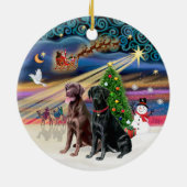 Xmas Magic - Labradors (zwart + chocolade) Keramisch Ornament (Achterkant)