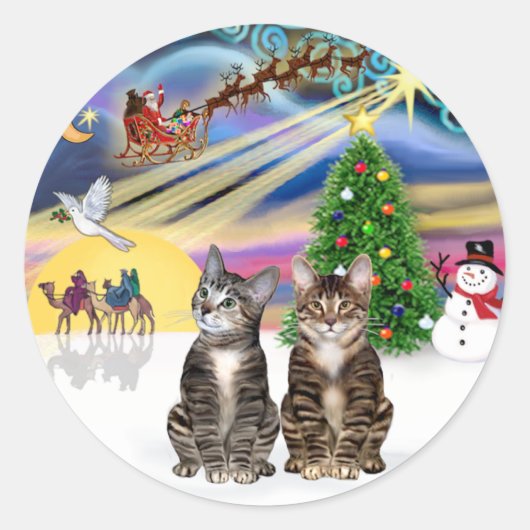 Xmas Magic (R) - Twee Bruine Tabby katten Ronde Sticker (Voorkant)