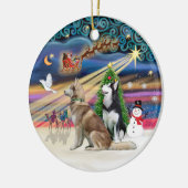 Xmas Magic - Siberische Husky's (rood + BW) Keramisch Ornament (Links)