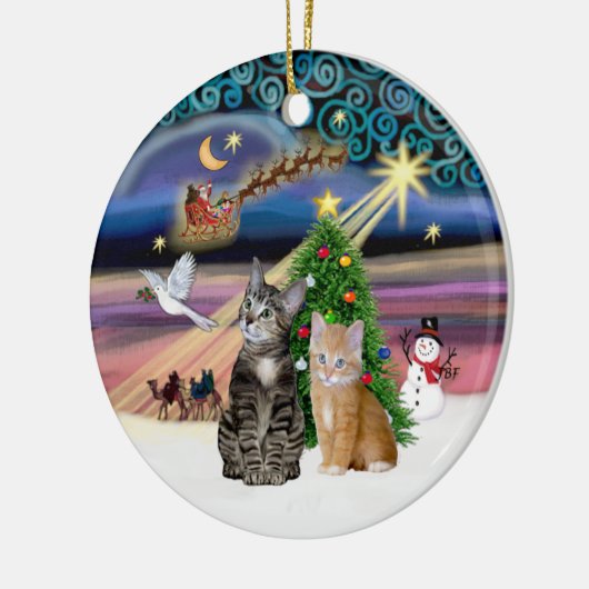 Xmas Magic - Twee Tabby katten (#2) Keramisch Ornament (Links)