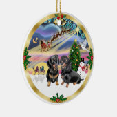 Xmas Magic - Twee zwarte teckels Keramisch Ornament (Rechts)