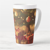 Xmas Motief, met Cadeaus Onder de Kerstboom Latte Mok (Rechterhoek)