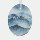 Xmas Mountain Winter Hiking Paar Verloving Blauw Glas Ornament (Voorkant Rechts)