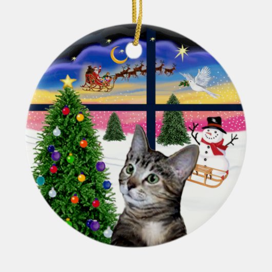 Xmas Window - Bruine Tabby Tijgerkat Keramisch Ornament (Voorkant)