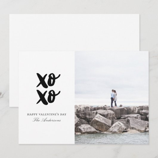 XO. Knuffels en kusjes. Zwarte en witte Valentijns Feestdagenkaart (Voorkant / Achterkant)