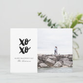 XO. Knuffels en kusjes. Zwarte en witte Valentijns Feestdagenkaart (Staand voorkant)