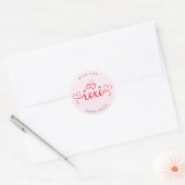 XOXO Elegant Script Hearts Aangepaste tekst Ronde Sticker (Envelop)
