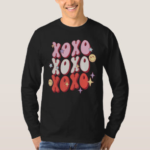 XOXO Hartjes Liefde Knuffels Kusjes Valentijnsdag  T-shirt