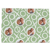 XOXO Hugs & Kisses 2 Custom Photo Green Modern Groot Cadeauzakje (Achterkant)