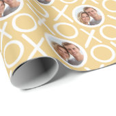 XOXO Hugs & Kisses 2 Photo Yellow Brush Script Cadeaupapier (Rol Hoek)