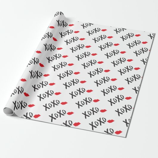 XoXo-Hugs-Kisses-met-Rode-Lips Cadeaupapier (Uitgerold)