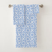 XOXO Hugs & Kisses Monogrammed Name Blue Modern Bad Handdoek (Insitu)