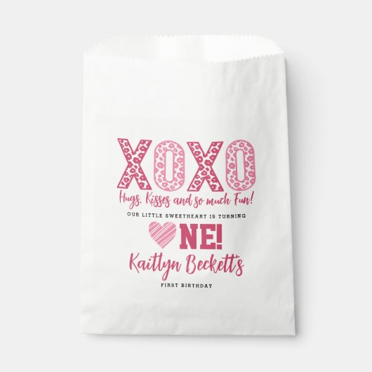 XOXO Knuffels & Kusjes Valentijnsdag 1e verjaardag Bedankzakje (Voorkant)