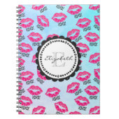XOXO-patroon met stijlvolle roze Kissy Lips Monogr Notitieboek (Voorkant)