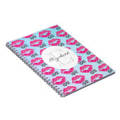 XOXO-patroon met stijlvolle roze Kissy Lips Monogr Notitieboek (Rechterzijde)