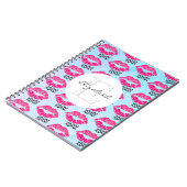 XOXO-patroon met stijlvolle roze Kissy Lips Monogr Notitieboek (Linkerzijde)