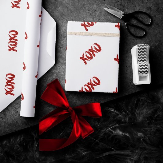 XOXO Red Glitter | Glam Brushstroke Hug en Kisses Cadeaupapier