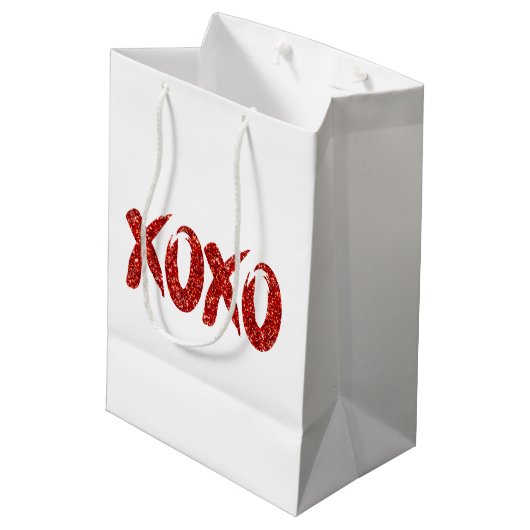 XOXO Red Glitter | Glam Brushstroke Hug en Kisses Medium Cadeauzakje (Achterkant Gekanteld)