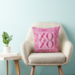 XOXO Roze Bloemen Typografie Sierkussen