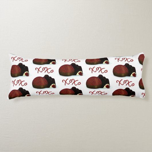 XOXO Valentijn Bonbon en Dark Chocolate Lichaamskussen (Voorkant)