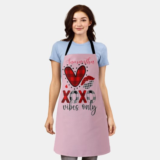 XOXO-vibes alleen, geruite hart Valentijnsdag Schort (Gedragen)