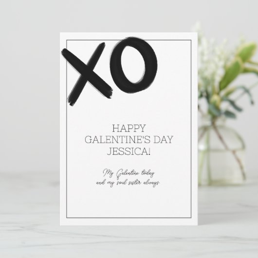 XOXO Zwart en Wit Beste Vriendin Naam Galentine's Feestdagenkaart (Staand voorkant)
