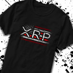 XRP Crypto Currency Cryptocurrency Amerikaanse vla T-shirt<br><div class="desc">Fun crypto meme design for fans van de XRP cryptocurrency die geloven dat XRP & het XRP grootboek de toekomst van geld & globale betalingssystemen die blockchain technologie gebruiken is. Kenmerken van het cryptovalontwerp van de Amerikaanse vlag XRP.</div>